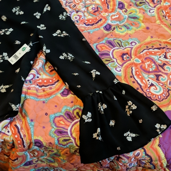 Adorable blouse - Picture 2 of 4